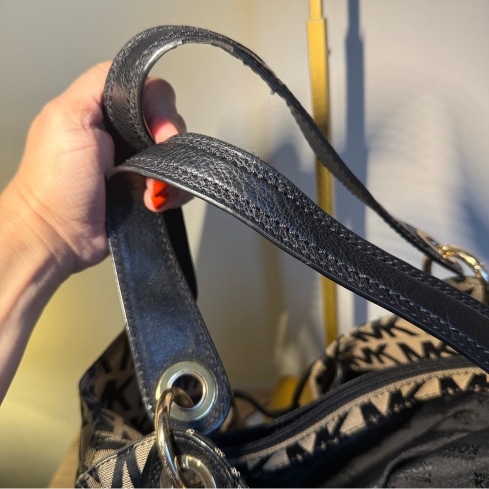 Michael Kors Large Signature Hobo Bag Black Canvas and Leather - Picture 5 of 7